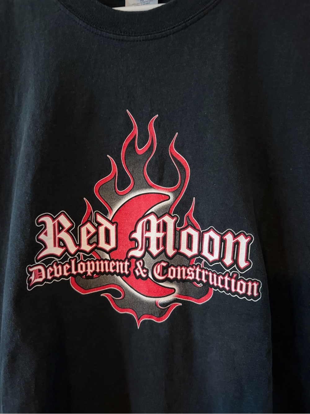Flame Red Moon Graphic Tee - Black with Red Print Size XL - Picture 4 of 4